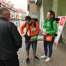 Host i hotessa - akcja Plus i Cyfrowy Polsat - lemoniada